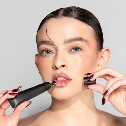 Lip Butter #1| Tratamiento para labios voluminosos, acabado espejo.