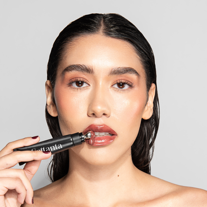 Lip Butter #8  | Tratamiento para labios voluminosos, acabado espejo.